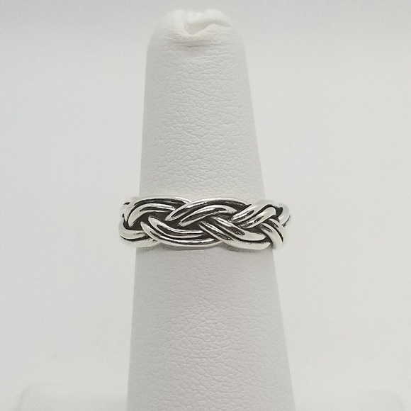 Celtic Knot Band Ring - Picture 4 of 6